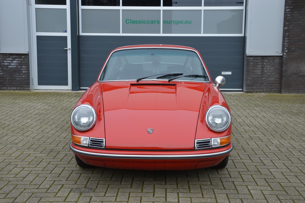 Porsche 911 T Coupe 2.2  Bahia red  Matchingnumbers