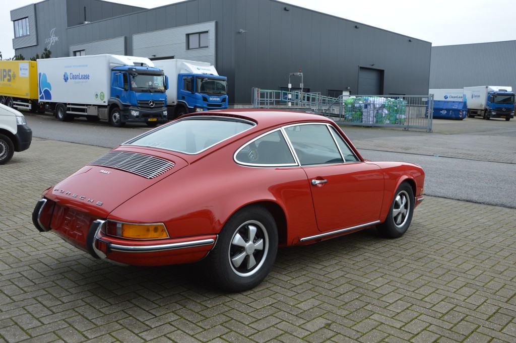 Porsche 911 T Coupe 2.2  Bahia red  Matchingnumbers