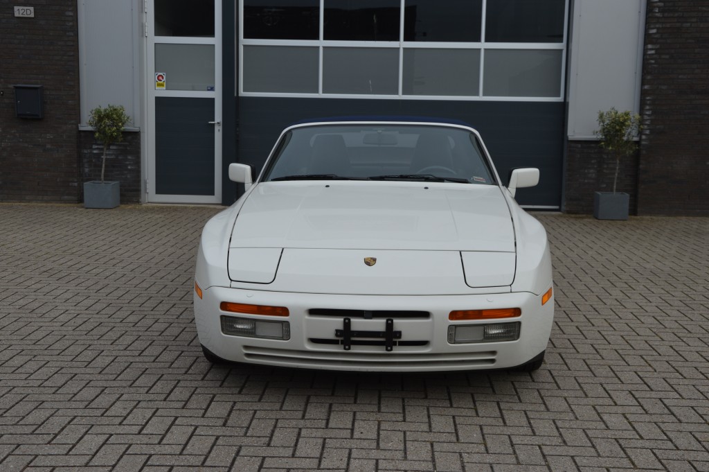 Porsche 944 C2 Cabrio Matchingnumbers first owner