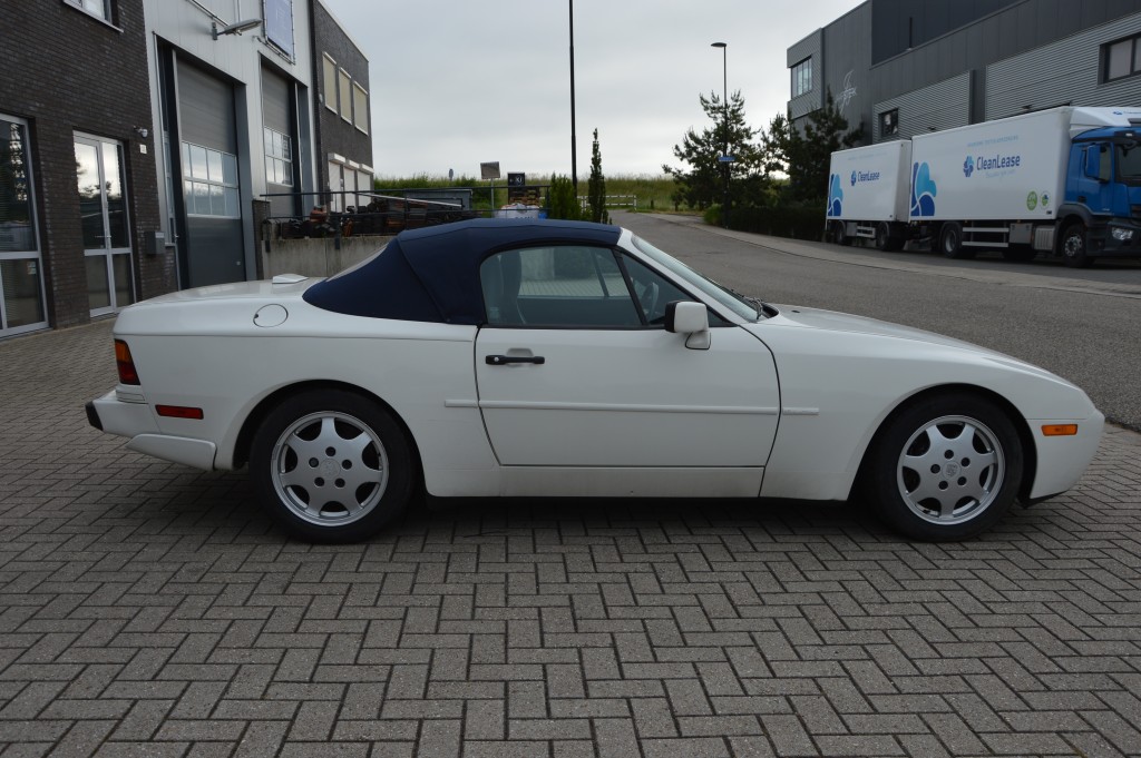 Porsche 944 C2 Cabrio Matchingnumbers first owner