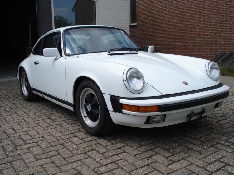 Porsche 911 carrera sunroof coupe 3.2 G50 Matching numbers